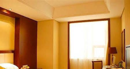 Junyuan Huatian Hotel - Huaihua Fenghuang Luaran gambar
